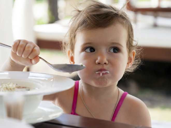 toddler and breakfast